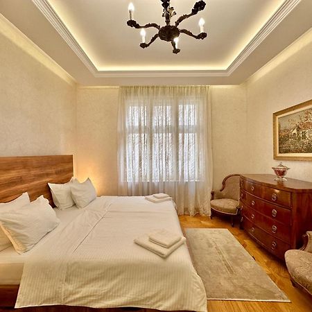 Djuras Residence In The Center Of Belgrado Buitenkant foto