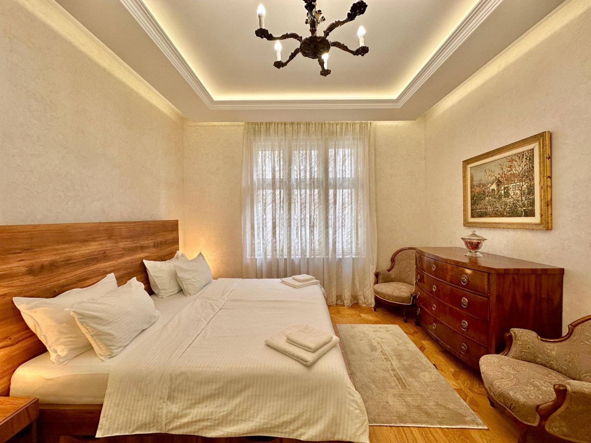 Djuras Residence In The Center Of Belgrado Buitenkant foto
