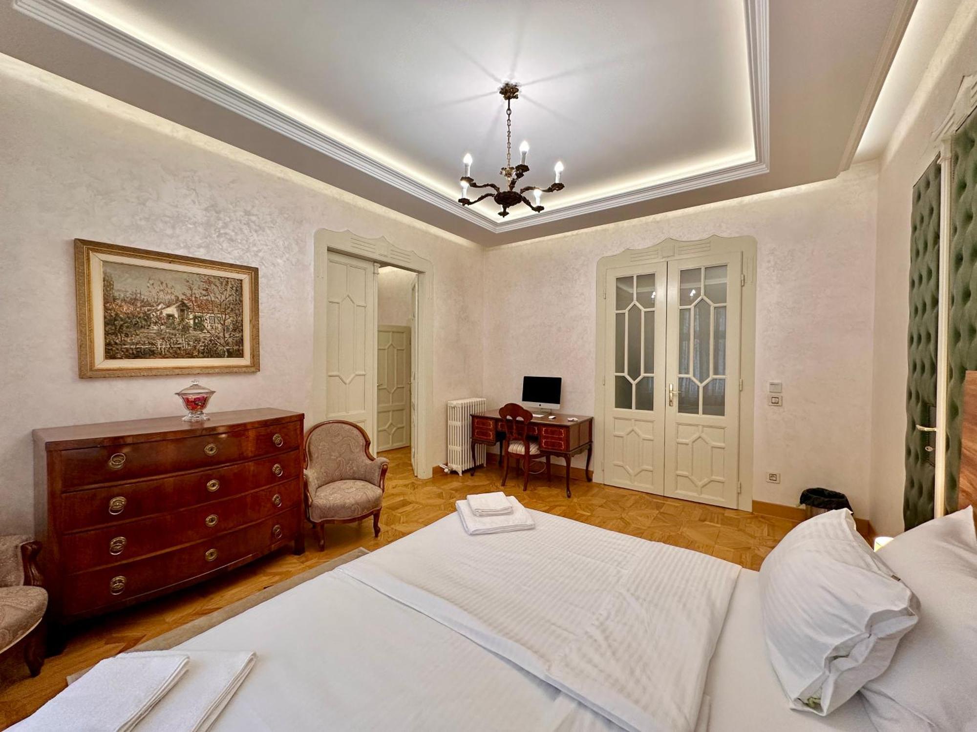 Djuras Residence In The Center Of Belgrado Buitenkant foto
